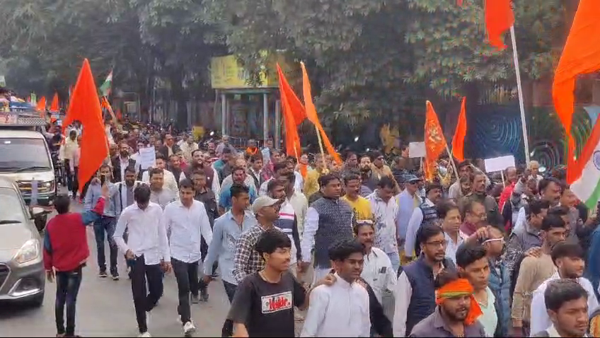 INDORE LAKH PEOPLE TOOK OUT STREET