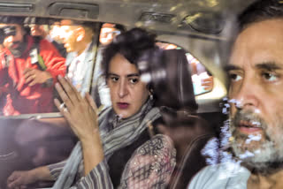 Holding Up Constitution In Hand, Rahul Accompanied By Priyanka Says Police Stopped Them Before Sambhal