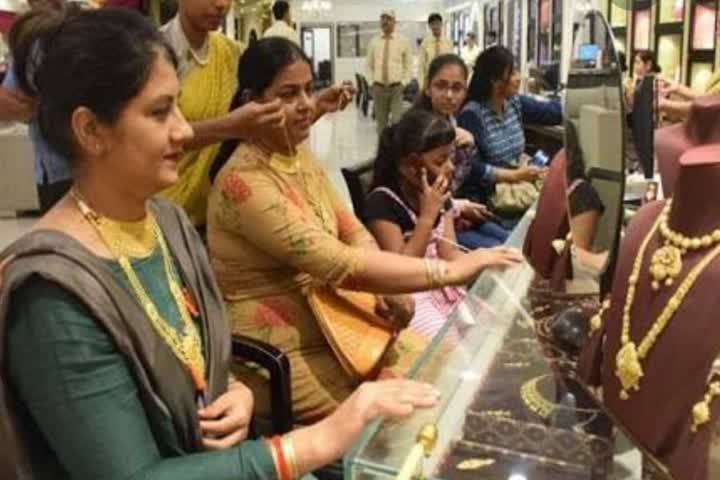 rs 800 crore turnover on dhanteras in prayagraj