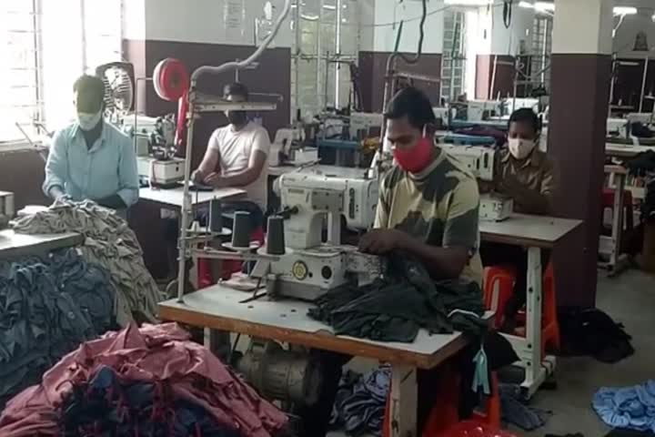 Mask manufacturing during the Corona epidemic in Nalanda 