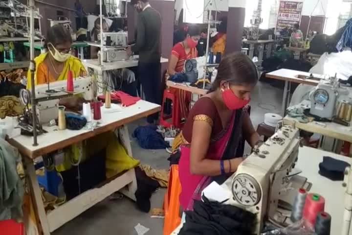 Mask manufacturing during the Corona epidemic in Nalanda 