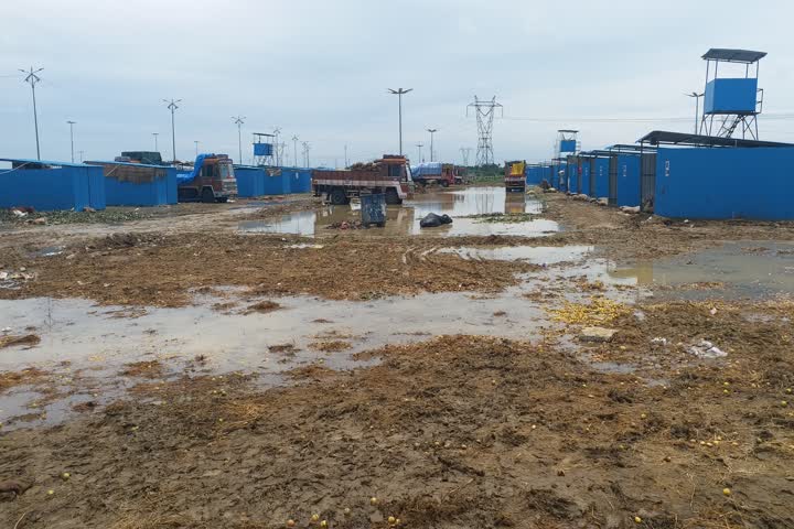 Rainwater at Thirumalisai Vegetable Market 