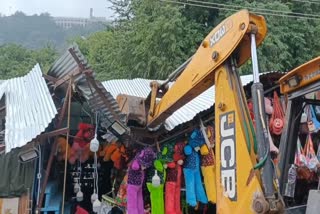 Removal of encroachment shops at the foothills of Palani