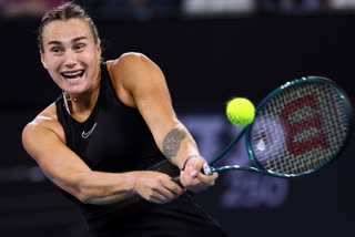 Aryna Sabalenka extended her winning streak to 14 games on Friday by beating fifth-seeded Daria Kasatkina with a scoreline of 6-1, 6-4.