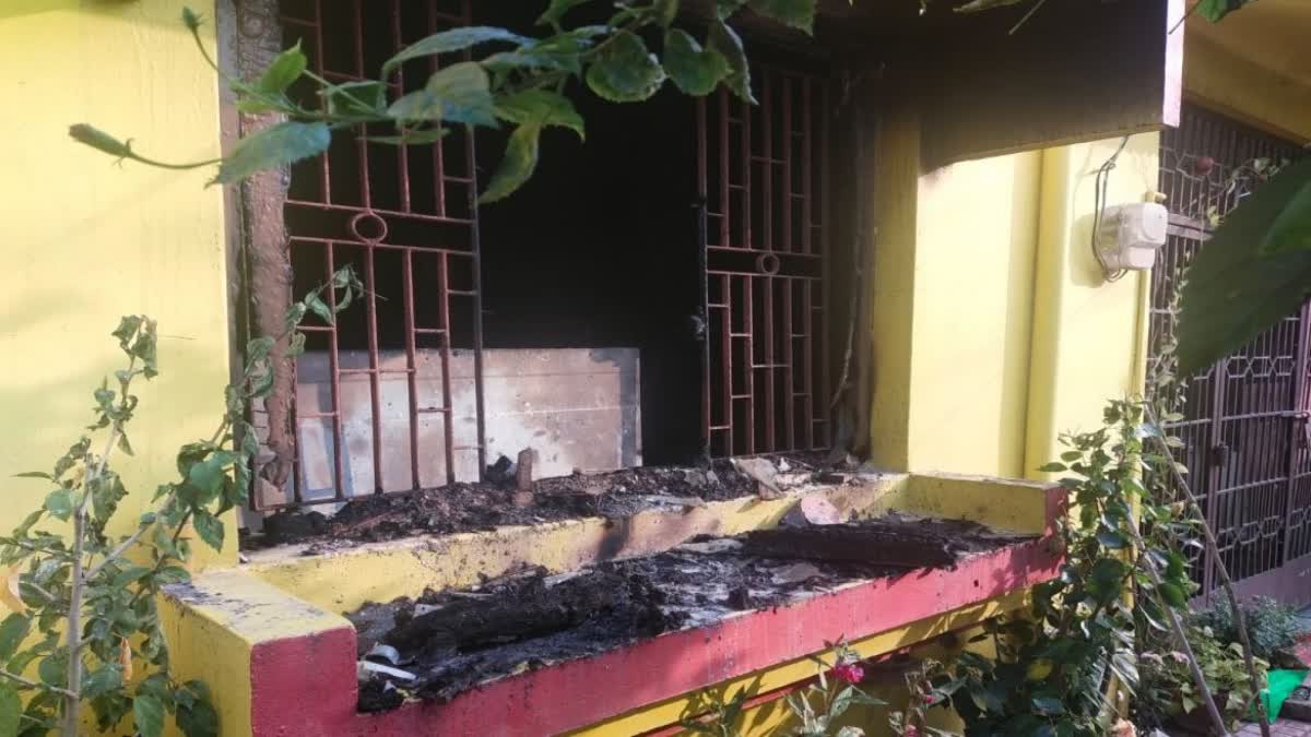 Burglars Set Fire To House