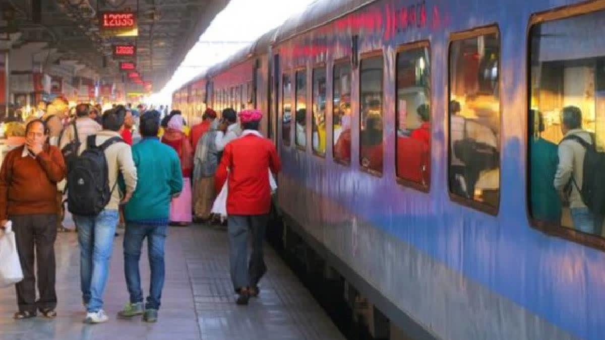 Maha Kumbh 2025: Indian Railways Announces 21 Unreserved Trains, 32 Specials Between Delhi-Prayagraj