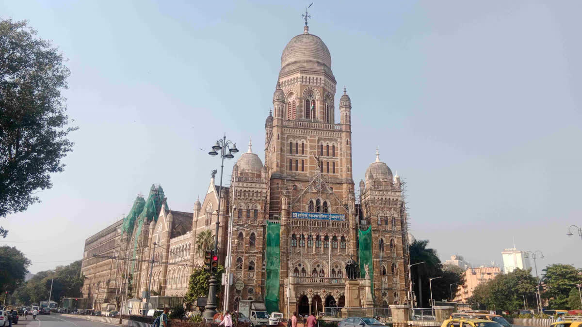 After improvement in air quality in Borivali East, Worli and Byculla, the Brihanmumbai Municipal Corporation (BMC) has decided to keep 24-hour watch on construction sites for the next few days before lifting restrictions