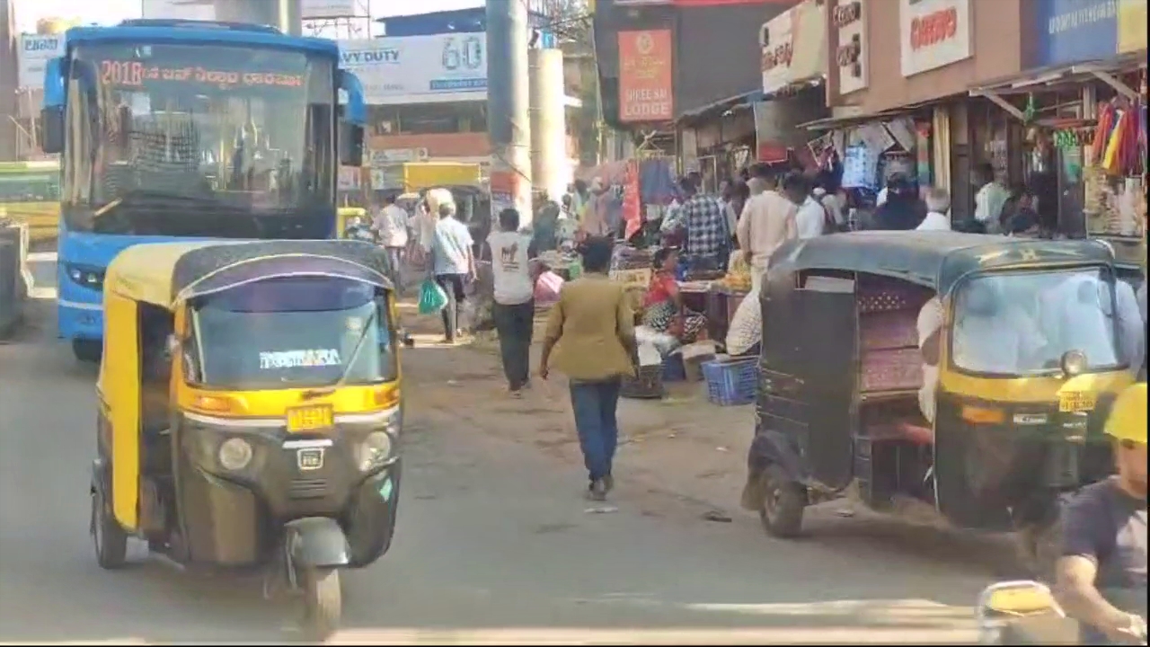 HUBBALLI NEW BUS STAND  DHARWAD  PUBLIC REACTION TO THE BUS STAND  ಹುಬ್ಬಳ್ಳಿ ಹೊಸ ಬಸ್ ನಿಲ್ದಾಣ  HUBBALLI BUS STAND DISADVANTAGES