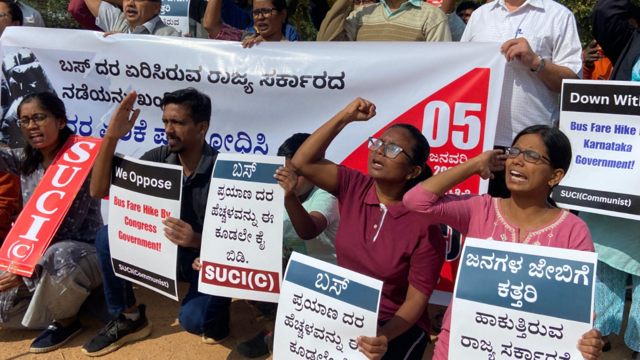 Protest in Bengaluru against 15 percent hike in bus fare, demand to withdraw the decision from the government