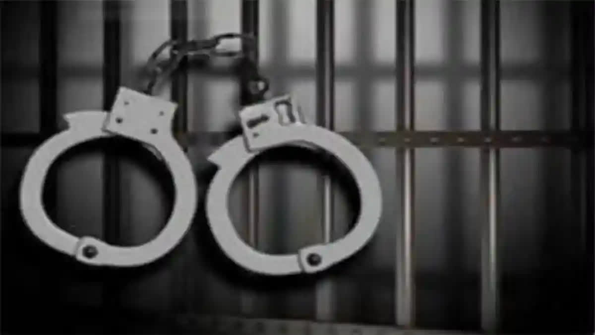 wo persons were arrested for allegedly raping a woman (25) and beating her partner after tying him to a tree in West Bengal’s Digha, police said on Monday.