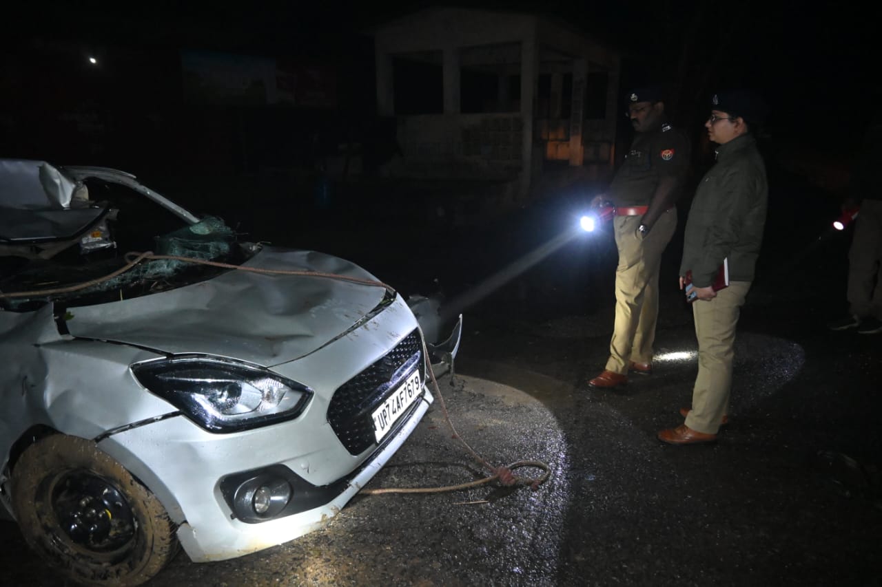 Uttar Pradesh: Speeding car enters water filled pit in Kanpur Dehat, six death