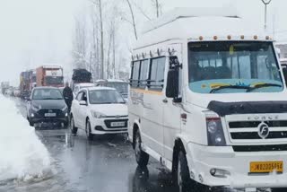 traffic-to-remain-suspended-for-24-hours-on-srinagar-jammu-national-highway