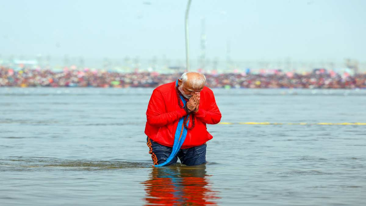 PM NARENDRA MODI TAKES HOLY DIP