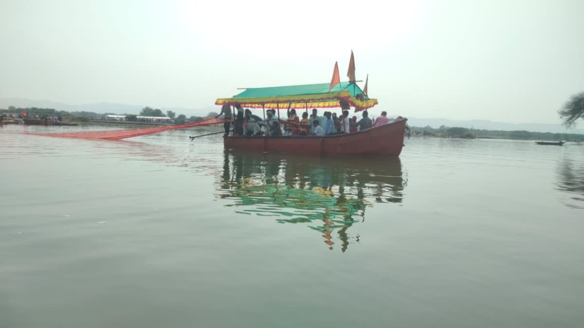 BARWANI MAA NARMADA 1100 METER CHUNARI