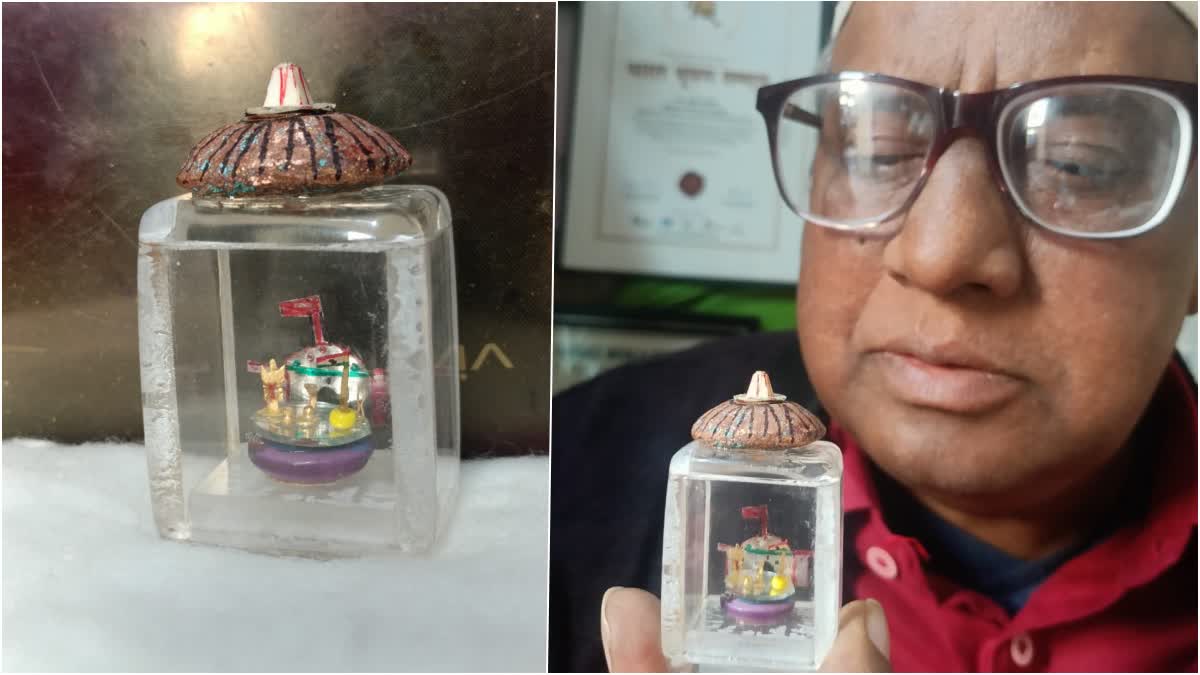 Miniature Artist Iqbal Sakka