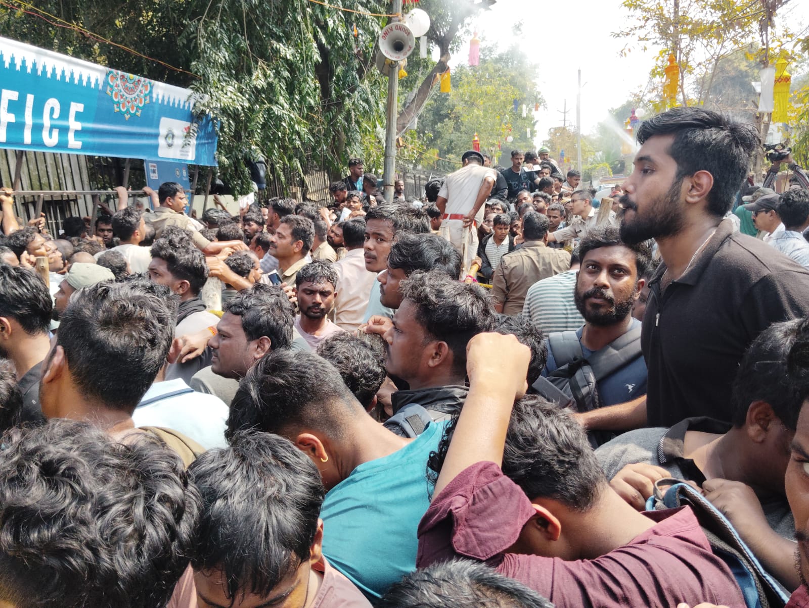 India-England ODI: Stampede-Like Situation During Ticket Sale At Cuttack Barabati Leaves Over 10 People Unconscious