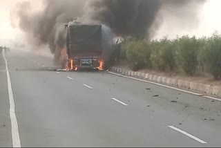 SHIVPURI TRUCK CAUGHT FIRE