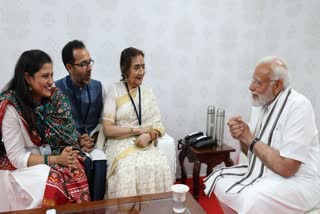 PM Narendra Modi meets legendary actress Vyjayanthimala