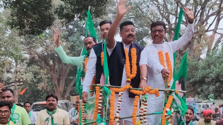 Jharkhand Party drum beating rally in Simdega