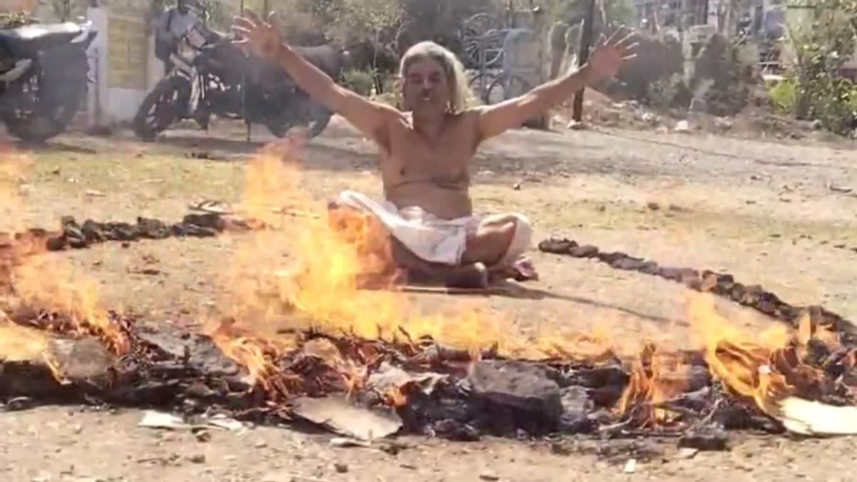 विश्व शांति के लिए विदिशा में बाबा ने किया हठयोग, राम मंदिर के लिए मोदी ...