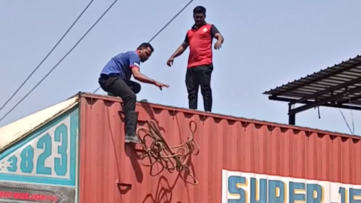 ટ્રક ચાલકને લાગ્યો કરંટ