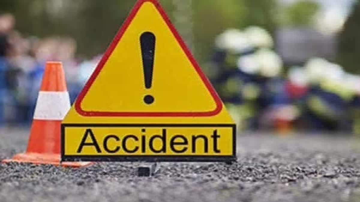 Police jeep overturned in Banka
