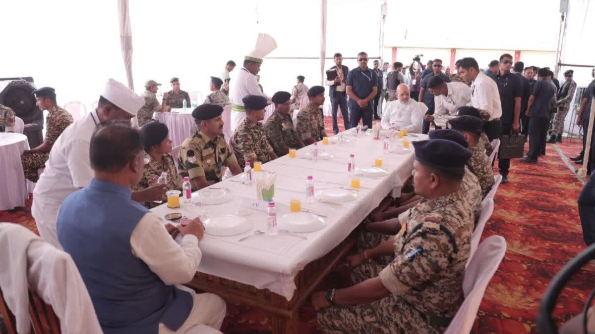 Amit Shah Met Soldiers On Naxal Front