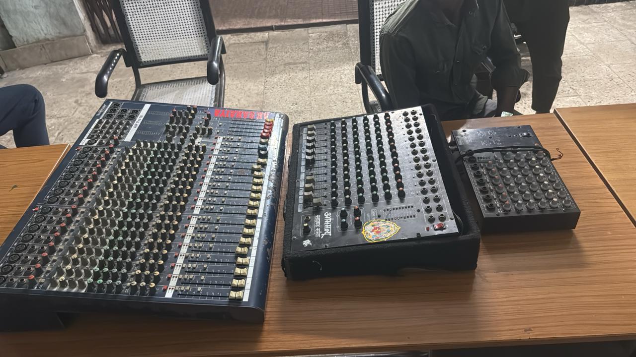 231 डीजे जब्त