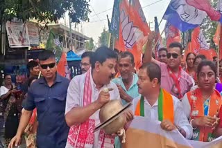 Minister ranjeet kumar dass road show in sorbhog for c3 rd phase of Lok sabha Election