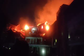 اننت ناگ میں بھیانک آتشزدگی، دارلعلوم کی عمارت اور تین رہائشی مکانوں کو نقصان