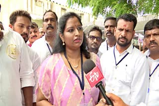 Warangal MP Kadiyam Kavya Mukha Mukhi