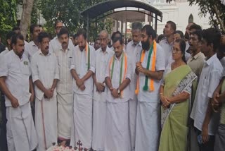 ഡീൻ കുര്യാകോസ്‌  IDUKKI CONSTITUENCY  LOK SABHA ELECTION 2024 RESULT  Dean Kuriakos Visited Oommenchandys Grave