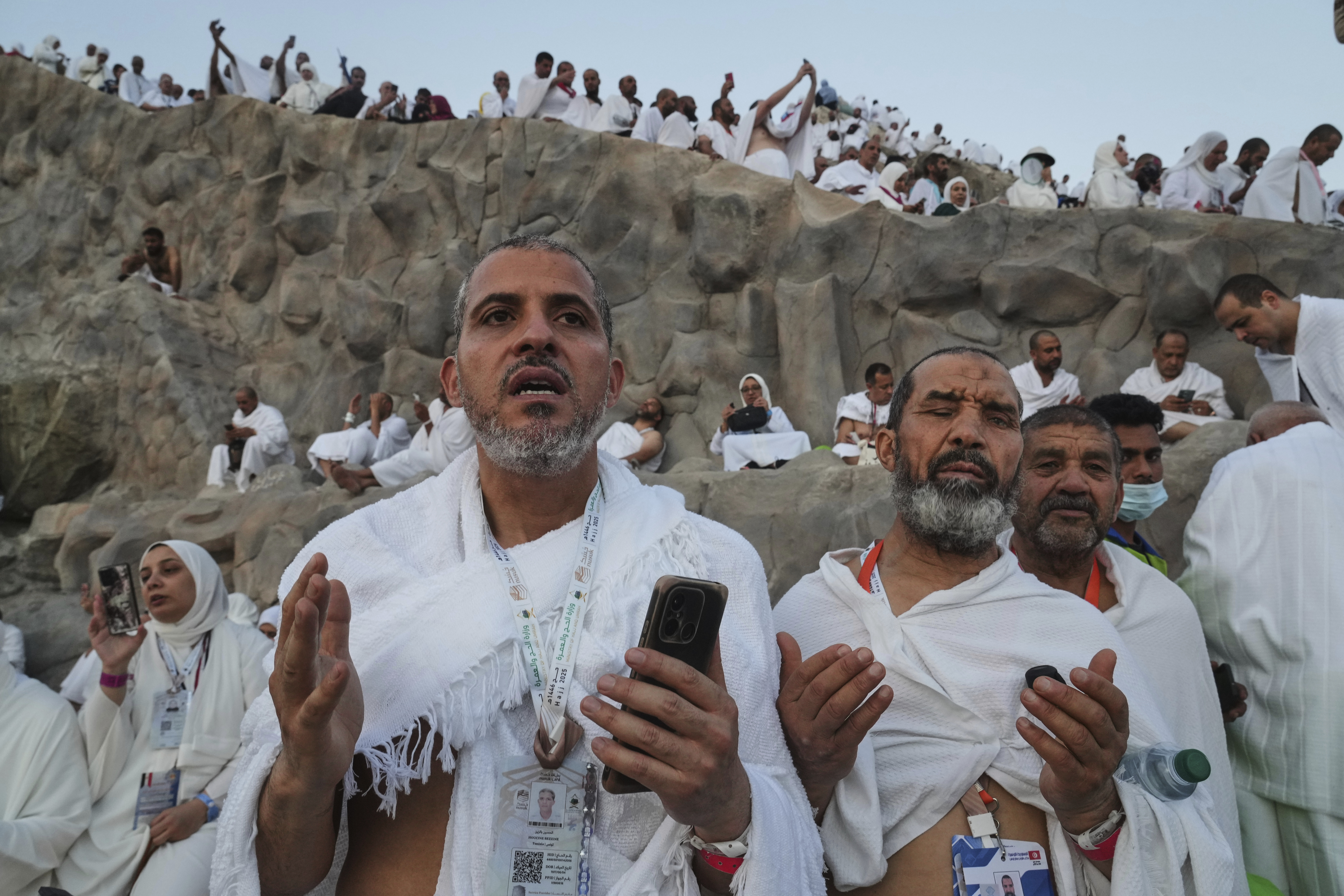 حج 2025: حجاج کرام رکن اعظم وقوفِ عرفہ ادا کرنے کیلئے میدان عرفات پر جمع ہو گئے