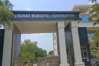 sanitation workers placed several demands before municipal corporation officials before Shravani Mela in Deoghar