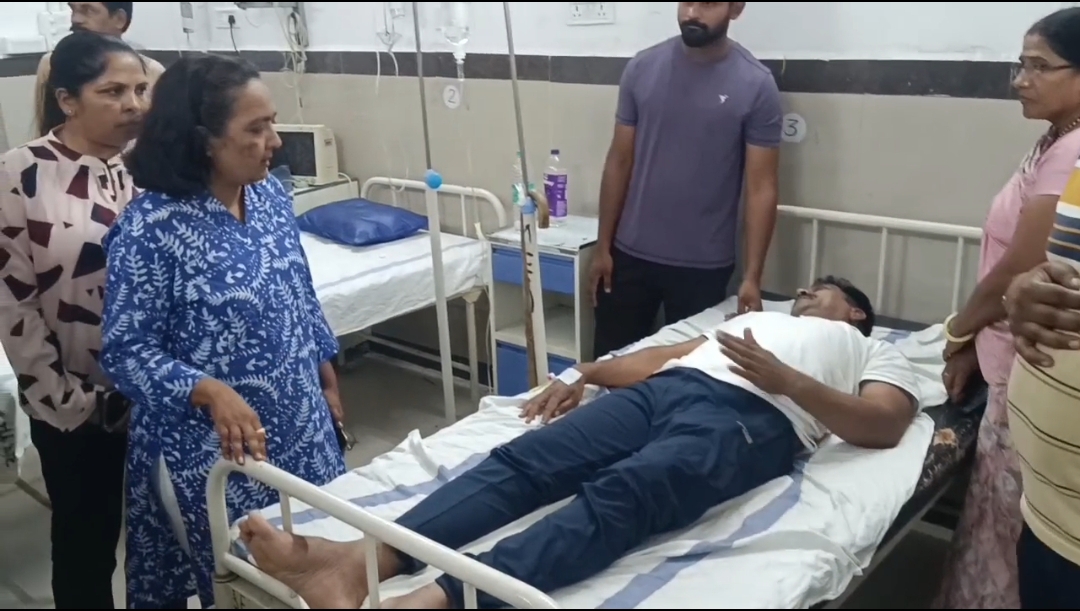 UJJAIN BEES SWARM ATTACK 5 INJURED