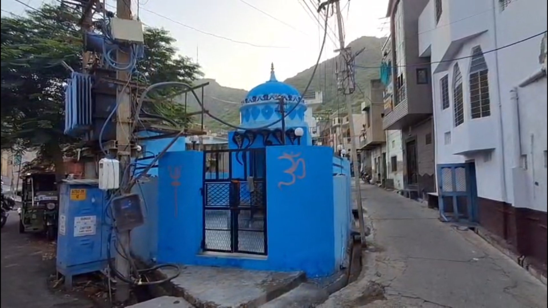 Shiv Temple in Badi Bawdi