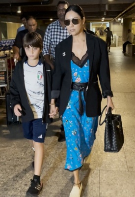 Shah Rukh Khan's wife Gauri, and son AbRam were also seen at the Mumbai airport