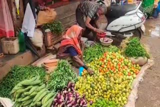 vegetable-price-hike-tomato-price-crossed-120-rupees