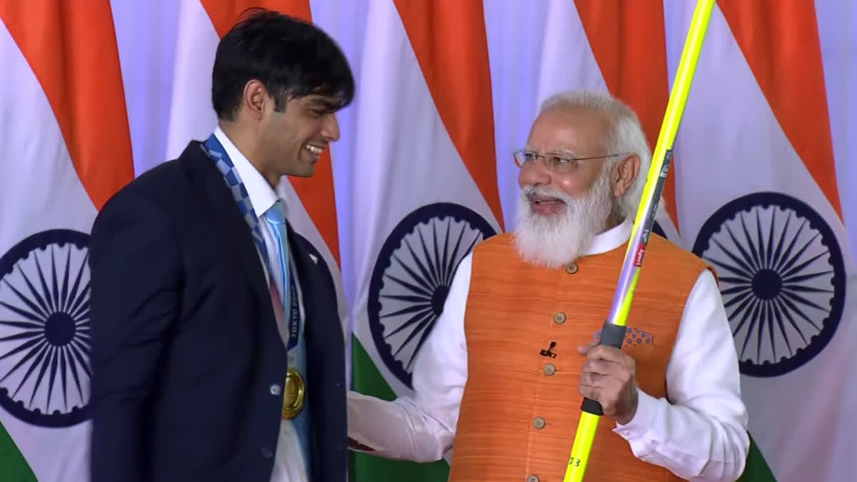 India’s ‘Golden Boy’ Neeraj Chopra promised Prime Minister Narendra Modi to give his mother’s hand-made ‘churma’ treat after his return to India post the Paris Olympics 2024, starting from July 26. Neeraj bagged the gold medal in 2020 Tokyo Olympics and became the first India track and field athlete to achieve the feat.