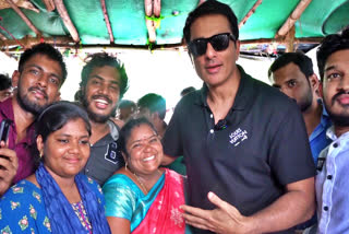 SONU SOOD ABOUT KUMARI AUNTY FOOD STALL