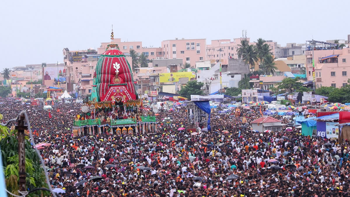 Puri Jagannath Bahuda Yatra 2025: All Chariots Reach Singhadwara Near Srimandir, Trinity's Return Journey Concludes Puri Bahuda Yatra 2025 LIVE: Return Journey Of Lord Jagannath And His Siblings From Gundicha To Srimandir