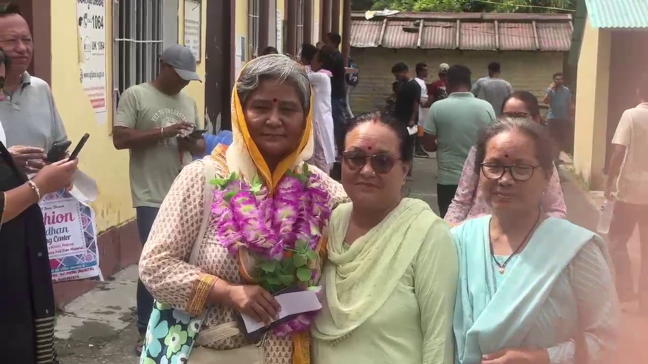 Ex-Ips विमला गुंज्याल बनीं देश के प्रथम गांव की सरपंच, रच दिया इतिहास 6 Ex-Ips