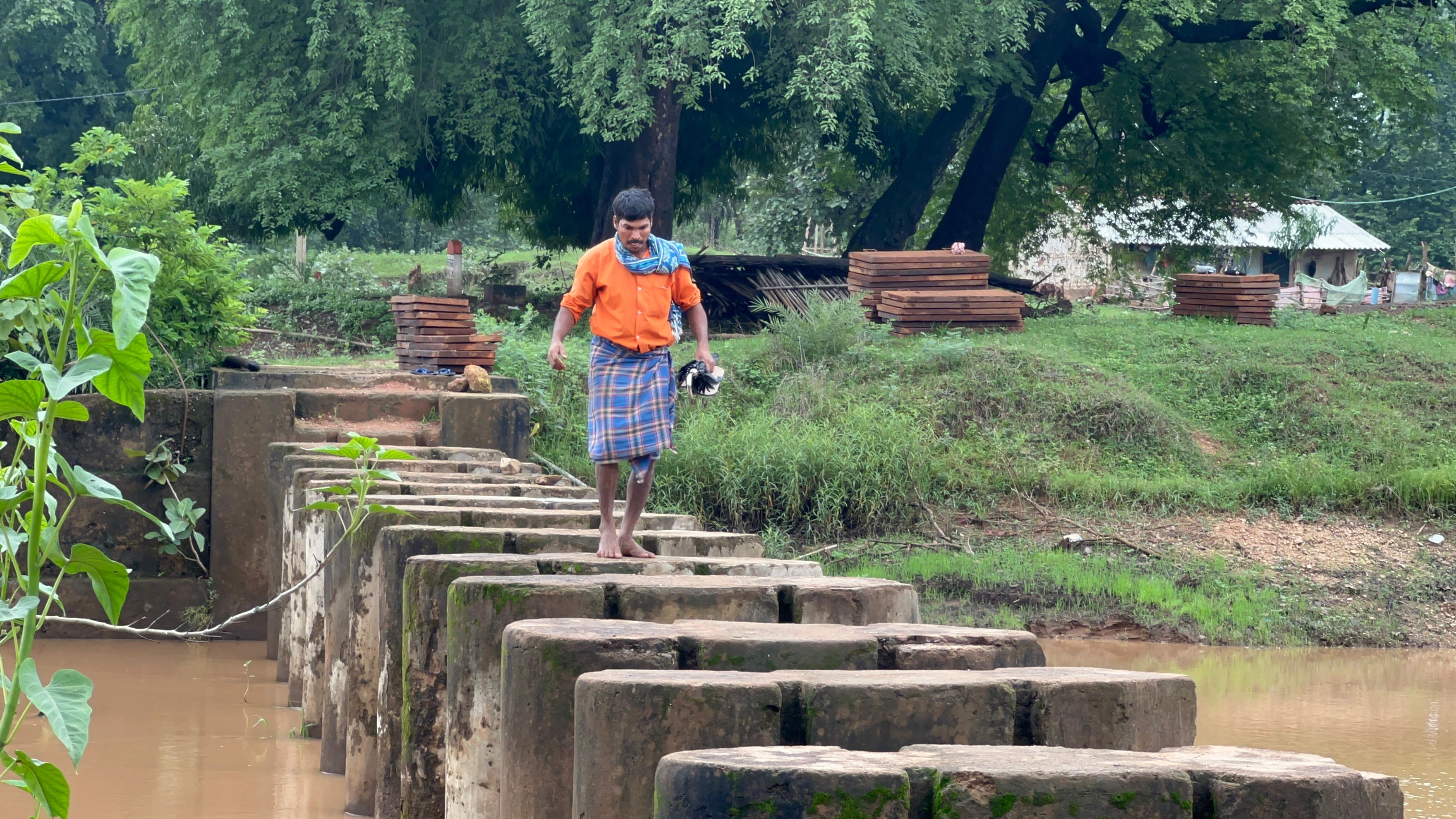 STOP DAM BECOMES JUGAAD BRIDGE