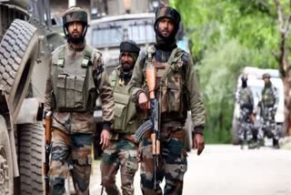 3 army jawans succumb to injuries after encounter with terrorists in Kulgam  encounter with terrorists in Kulgam  Kulgam encounter  army jawans succumb to injuries  ജമ്മു കശ്‌മീരിലെ കുല്‍ഗാമില്‍ ഏറ്റുമുട്ടല്‍  സൈനികര്‍ക്ക് വീരമൃത്യു  കുല്‍ഗാമിലെ ഹലന്‍  കുല്‍ഗാമിലെ ഹലന്‍ വനമേഖല  ജമ്മു കശ്‌മീരിലെ കുല്‍ഗാം ജില്ല  ജമ്മു കശ്‌മീരിലെ കുല്‍ഗാം  കുല്‍ഗാം  കശ്‌മീര്‍ സോണ്‍ പൊലീസ്  encounter