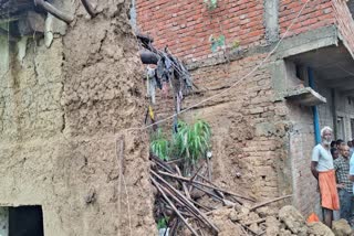 Two people got buried due to collapse of raw wall in Rewa