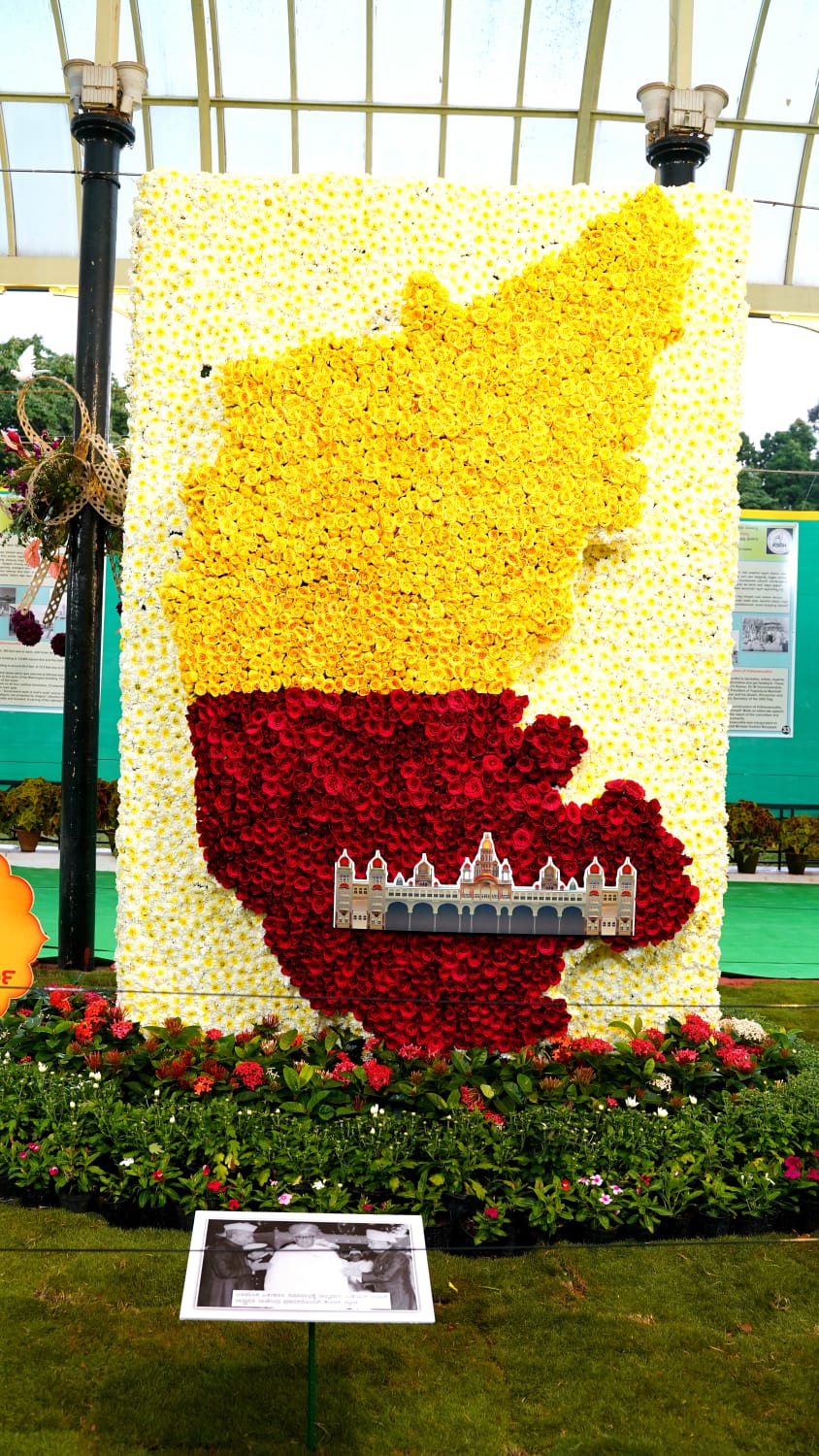 thousands-of-people-visited-to-lalbagh-for-flower-show