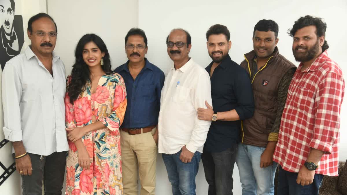 'Jumboo Circus' film team