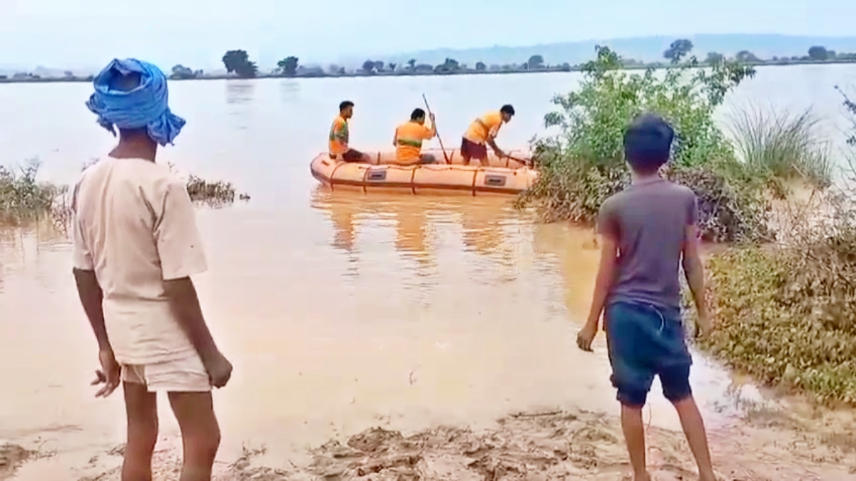 पशुपालक और किसानों को निकालने के लिए पहुंची SDRF