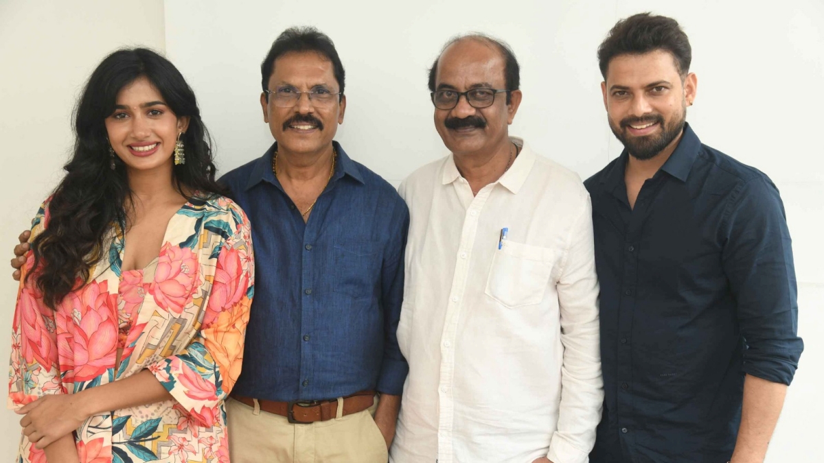 'Jumboo Circus' film team