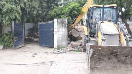 Manu Bhaker coach house demolished